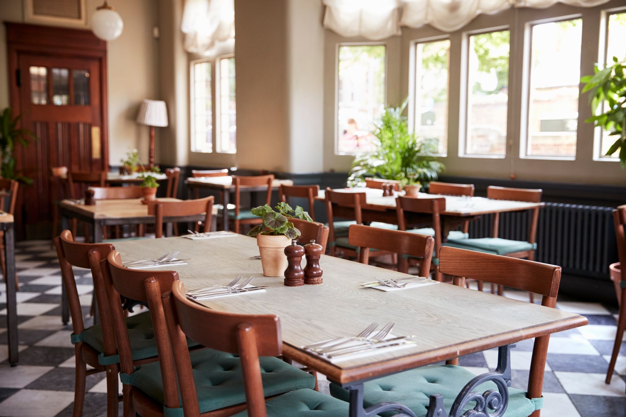 What an empty dining room says before service starts